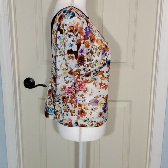 💐WAYF, Floral print Faux wrap/mesh back top💐 - Picture 4 of 6